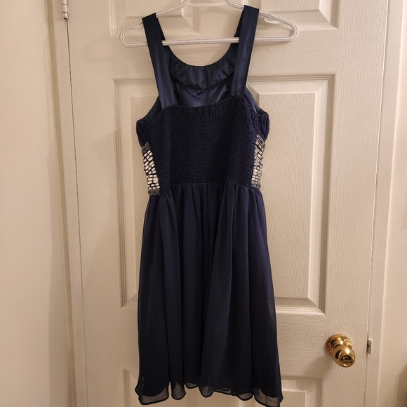 Suzy Shier Special Occassion/Prom Dress Blue Size M - Picture 4 of 8